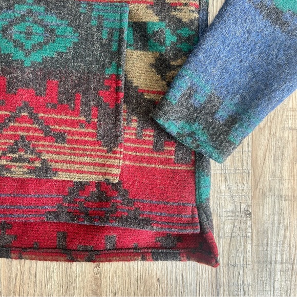 Vintage Woolrich Aztec Print Hooded Poncho - Picture 9 of 16